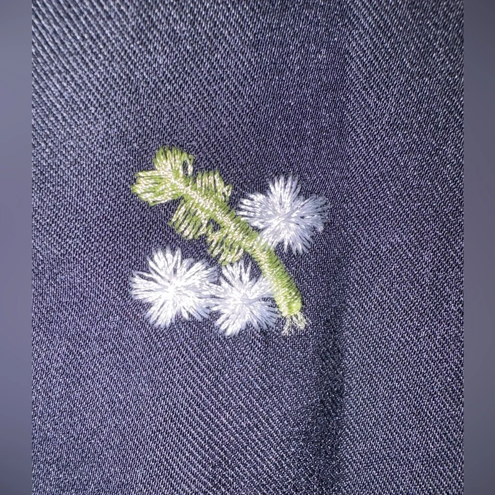 Cider Floral Embroidered Button Front Vest top Navy Blue Size M - Picture 3 of 5